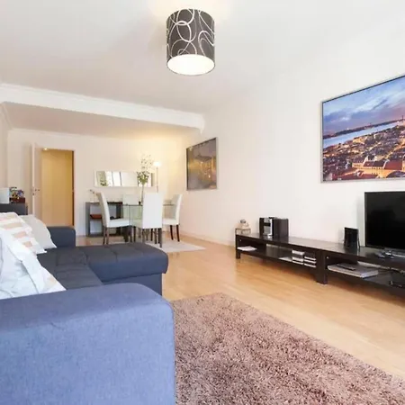 Appartement Altido Spacious New 1-bed Apt With Stunning View, 2mins From St George Castle Viewpoint