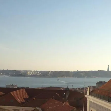 Altido Spacious New 1-bed Apt With Stunning View, 2mins From St George Castle Viewpoint Lisboa