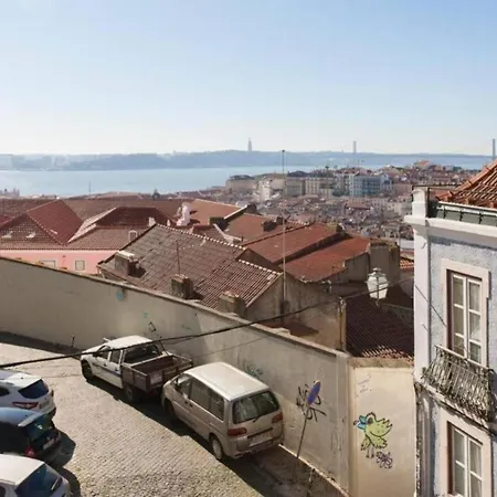Appartamento Altido Spacious New 1-bed Apt With Stunning View, 2mins From St George Castle Viewpoint Lisbona
