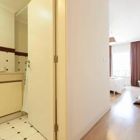 Altido Spacious New 1-bed Apt With Stunning View, 2mins From St George Castle Viewpoint Apartment Lisbon