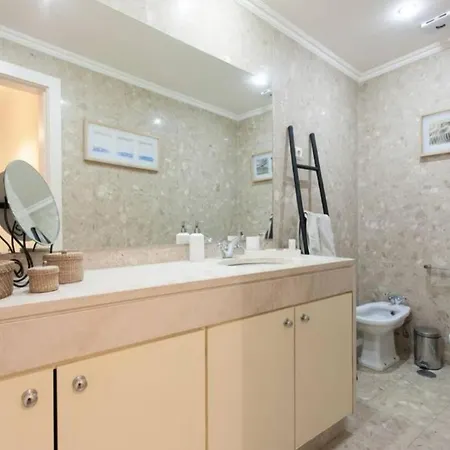 Apartment Altido Spacious New 1-bed Apt With Stunning View, 2mins From St George Castle Viewpoint Lisbon