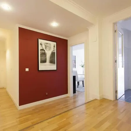 Altido Spacious New 1-bed Apt With Stunning View, 2mins From St George Castle Viewpoint