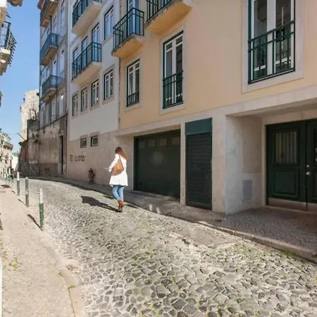 Altido Spacious New 1-bed Apt With Stunning View, 2mins From St George Castle Viewpoint * Lisbon