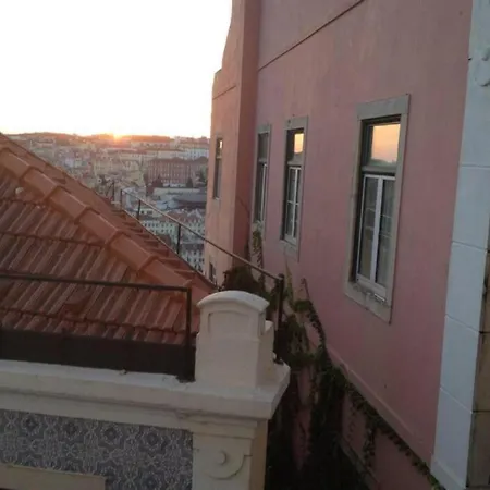 Appartamento Altido Spacious New 1-bed Apt With Stunning View, 2mins From St George Castle Viewpoint Lisbona